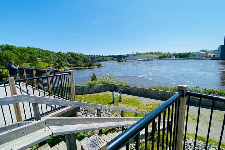Breathtaking Bay of Fundy Adventure Private Tour