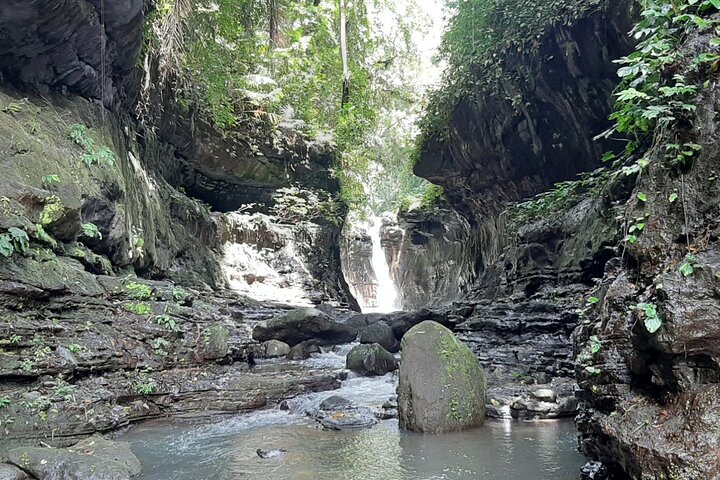 Pagsanjan Falls and Hidden Valley Day Tour with Lunch Included