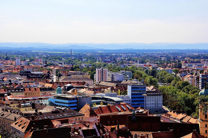 Strolling Graz: Medieval Lanes, Baroque Splendor & Modern Marvels