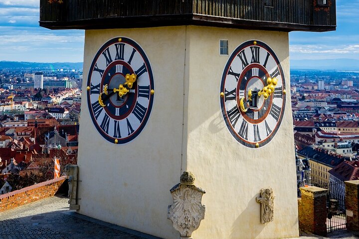 Strolling Graz: Medieval Lanes, Baroque Splendor & Modern Marvels