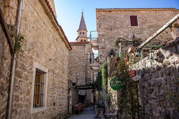 Shkoder: Day Tour to Montenegro, Budva and Sveti Stefan