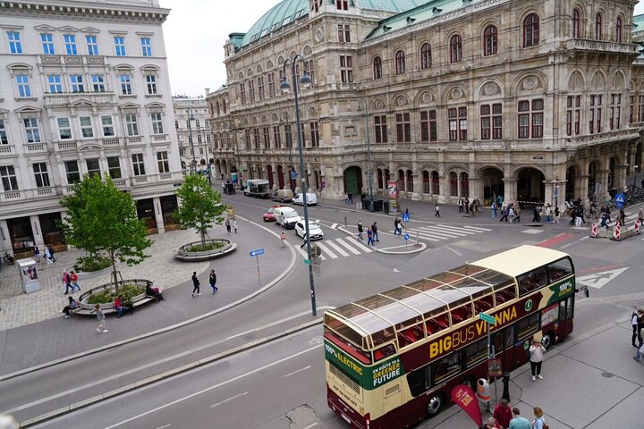 Big Bus Vienna Hop-On Hop-Off Sightseeing Tour