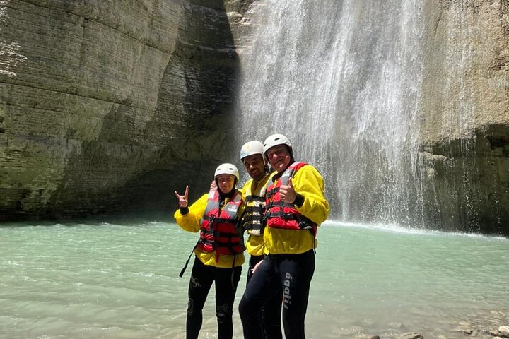 Osum Canyon Rafting & River Tubing