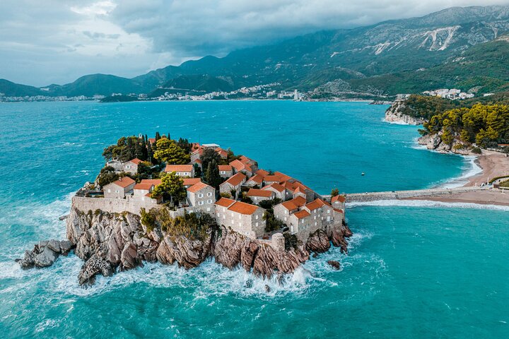 Tirana: Day Tour to Montenegro, Budva and Sveti Stefan