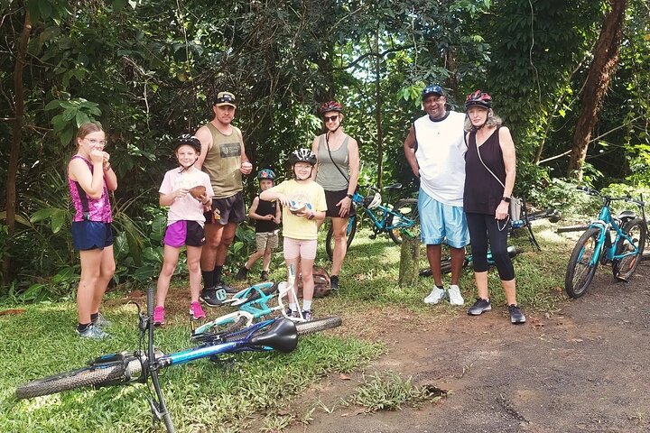 'Discover' Rarotonga Cycling Tour with Lunch