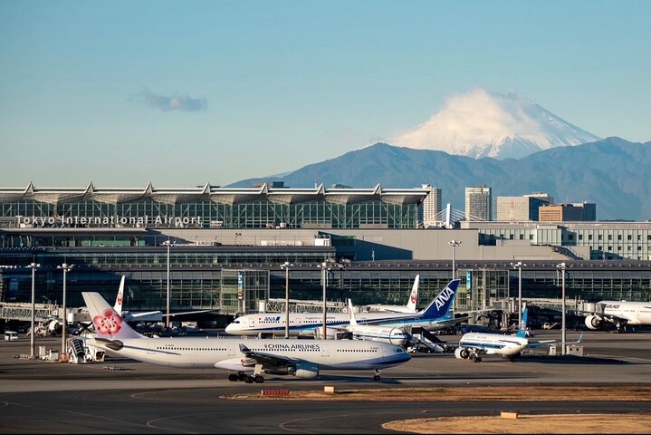 Private Transfers between Narita Airport (NRT) and Haneda (HND)
