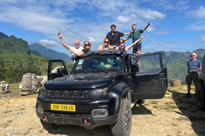 Ha Giang Jeep 4 Days 3 Night New Model Open Air Jeep