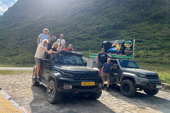 Ha Giang Jeep 4 Days 3 Night New Model Open Air Jeep