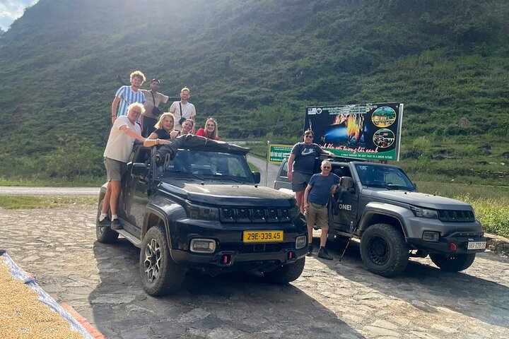 Ha Giang Jeep 4 Days 3 Night New Model Open Air Jeep