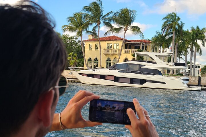 Fort Lauderdale Millionaire Homes Sightseeing Cruise + Free Drink