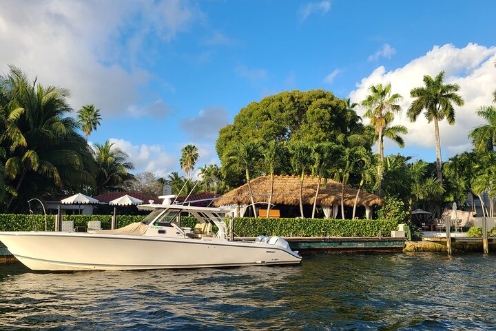 Fort Lauderdale Millionaire Homes Sightseeing Cruise + Free Drink