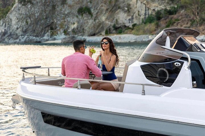 Monopoli 3h private and luxurious boat tour