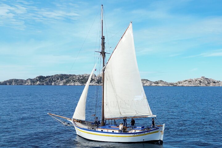 Sailing cruise, If Castle, Frioul Calanques & swimming