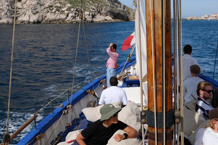 Sailing cruise, If Castle, Frioul Calanques & swimming