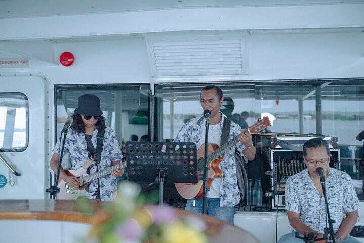 Bali to Nusa Lembongan Day Cruise with Snorkeling & Beach Club