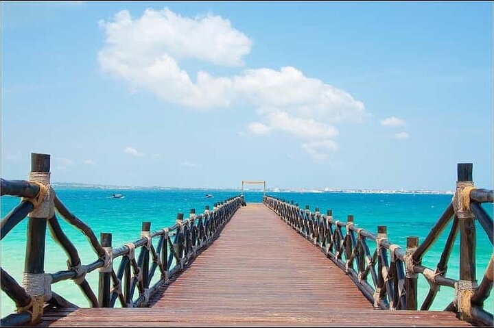 Stone Town,Spice Tour&Prison Island Private Tour
