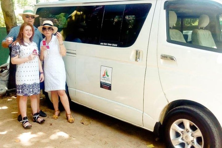 Jaffna (JAF) Airport to Katunayake City Private Transfer