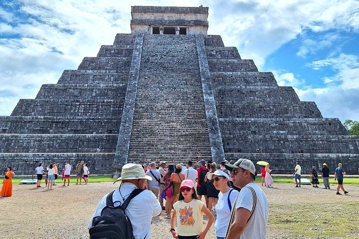Chichen Itza : Walking Tour with Expert Guide + Skip-the-Line