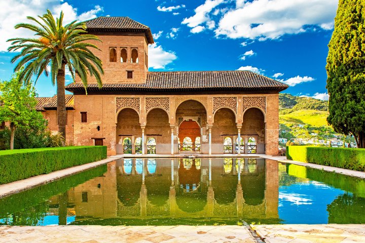 Granada Alhambra & Nasrid Palaces Ticket with Digital Audio Guide