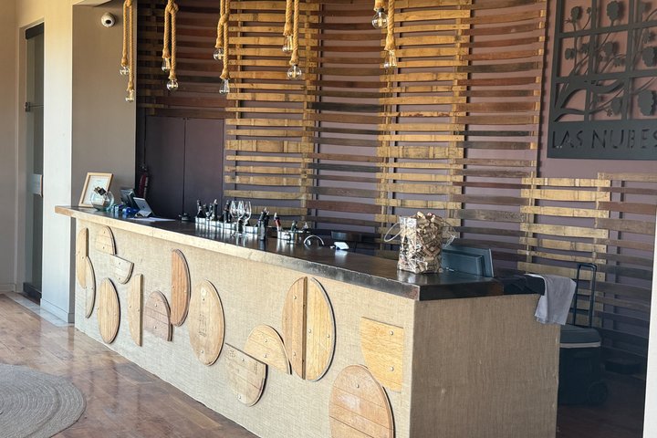Private Deluxe Wine Tour to Valle de Guadalupe by Luxury Vehicle