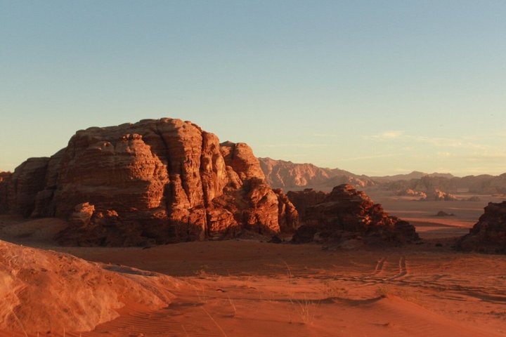 Jordan Explorer 4 days Tour Experience –Petra, Wadi Rum, Dead Sea