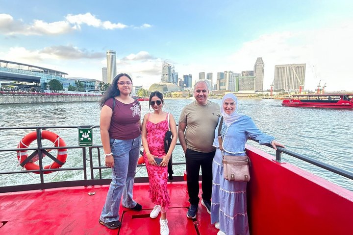Singapore River Cruise and 2 Must-see Water Light Shows