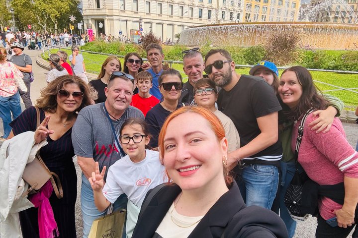 Best of Barcelona: Sagrada Família, Gaudí & Candy Tasting Tour!