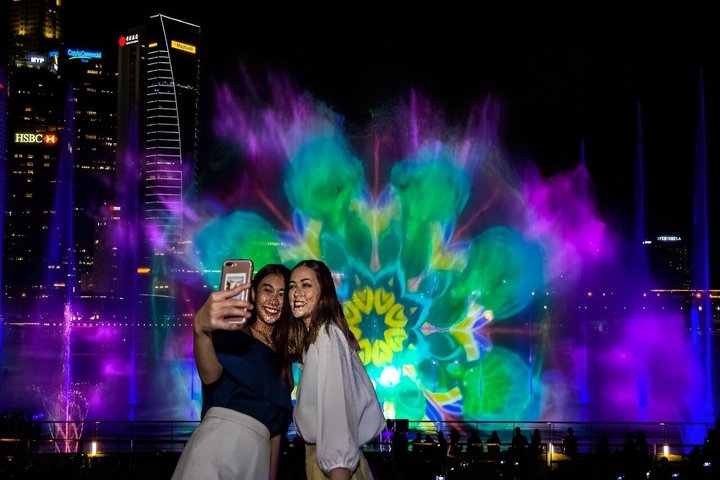 Singapore River Cruise and 2 Must-see Water Light Shows