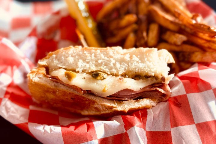 Guided Walking Food Tour: Downtown Ocean Springs