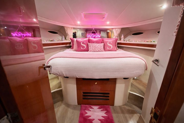 Yacht Rental 60 ft with 2 Free Jet Skis ,Miami River and Sea Pool