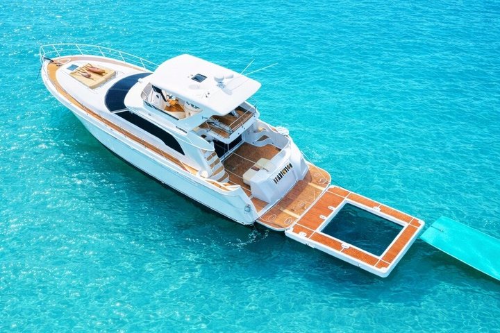 Yacht Rental 60 ft with 2 Free Jet Skis ,Miami River and Sea Pool