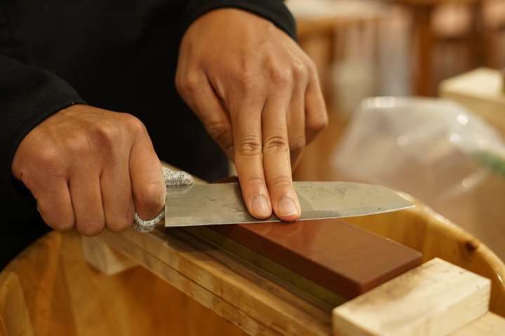 Tokyo: Japanese Knife Craft & Sharpening Workshop in Asakusa