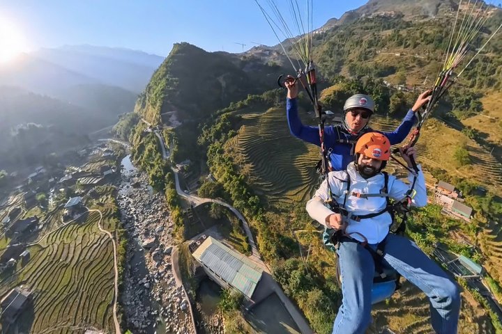 90-Min Daily Sapa Paragliding Tour – Hotel Transfer Included