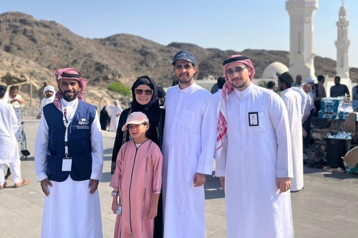 VIP Medina Historical Tour Mount Uhud Quba Mosque and More