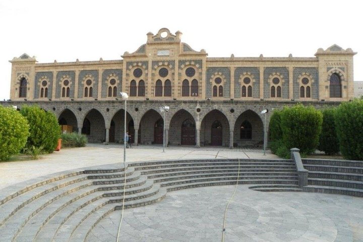VIP Medina Historical Tour Mount Uhud Quba Mosque and More