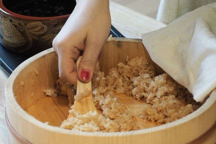 Private Sushi Class in Tokyo–6 Kinds, Cultural Story & Full Meal
