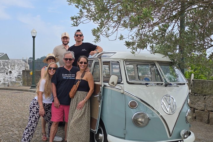 Porto: Private Vintage VW Kombi Tour with Open Roof (2-8 People)