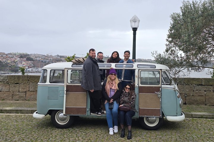 Porto: Private Vintage VW Kombi Tour with Open Roof (2-8 People)