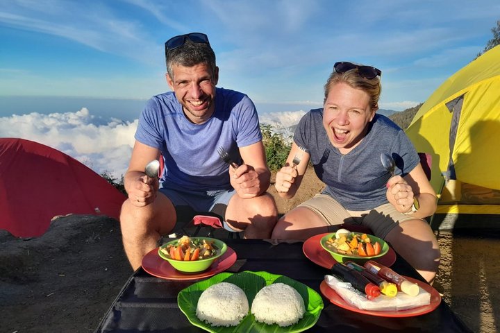 Mt Rinjani Trekking 2 Days 1 Night Summit