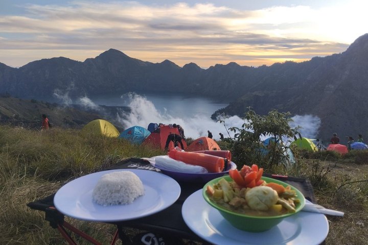 Mt Rinjani Trekking 4 Days and 3 Nights