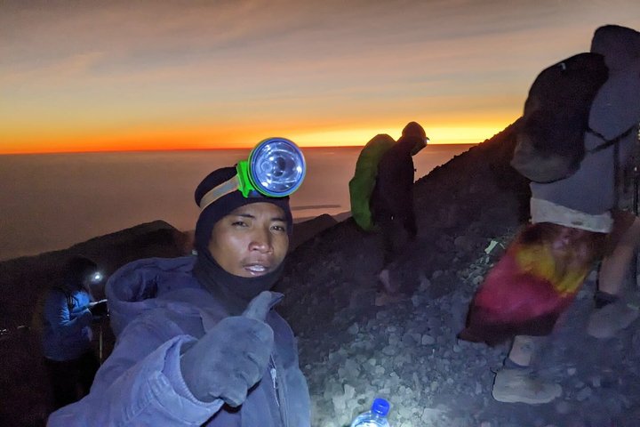 Mt Rinjani Trekking 4 Days and 3 Nights