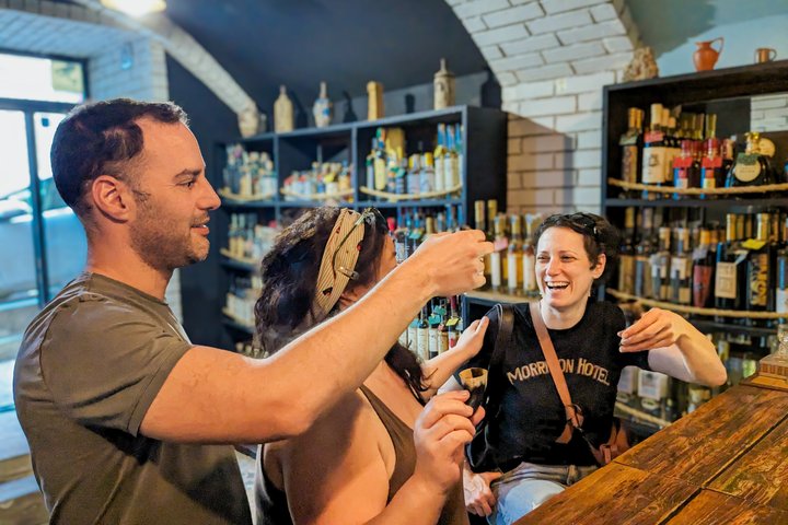 Private Tbilisi Food Tour: 9 Tastings Walk in Bohemian District