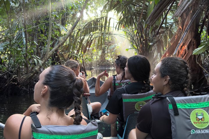 Adventure Canoe Tour in Tortuguero