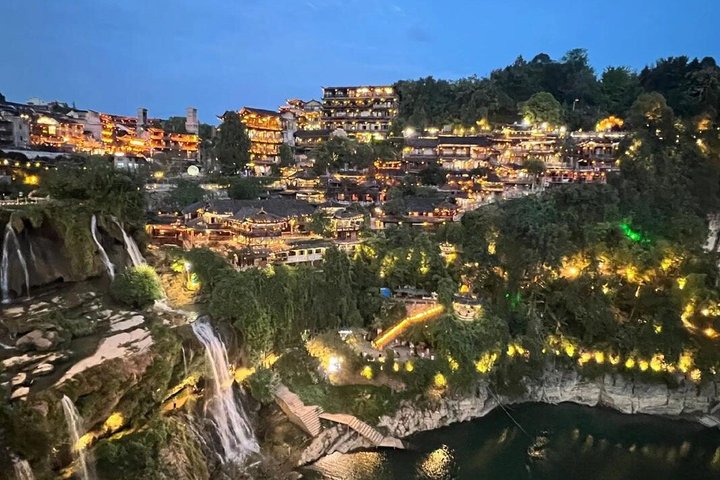 1-Day Private Tour to Mt.Tianmen & Furong Town Night Illumination