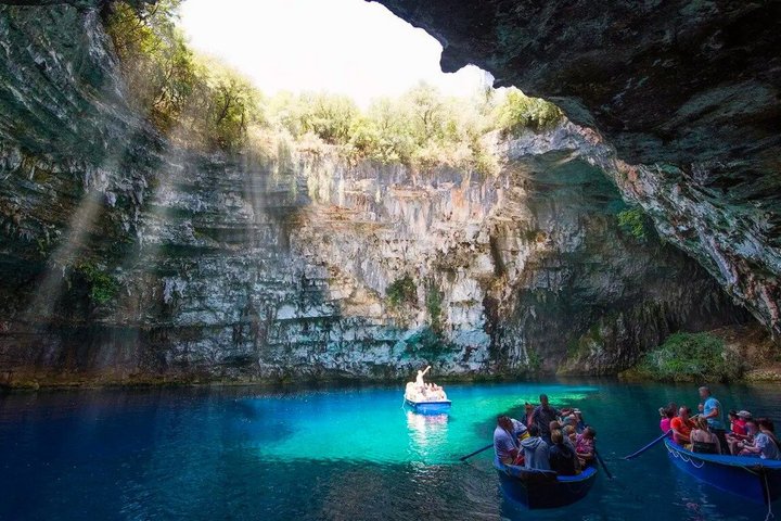 Kefalonia Full Day Cruise and Guided Tour from Zakynthos