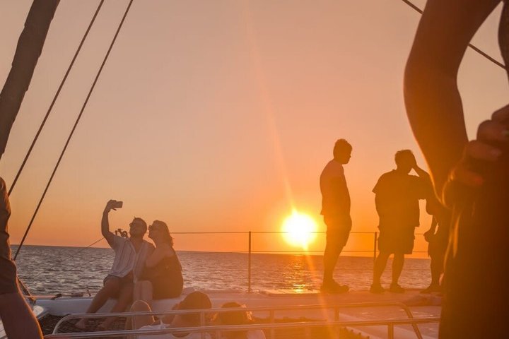 3 Hour Catamaran Cruise with Hotel Transfer