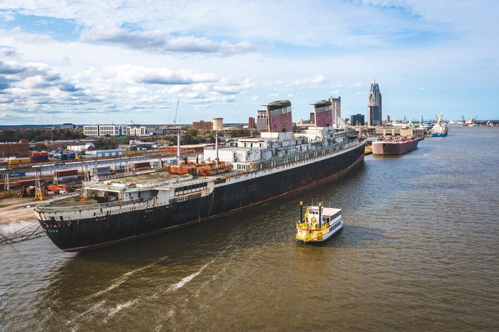 Mobile Harbor Scenic Ships and Port Tour