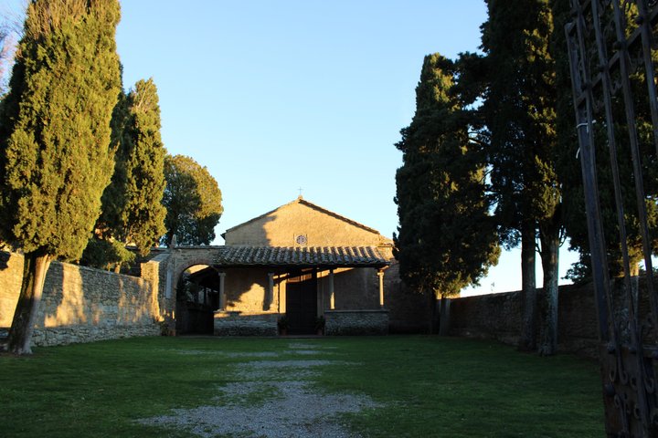 Walking Tour in Cortona