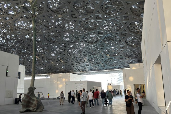 Private Abu Dhabi City Tour with Louvre Abu Dhabi Combo