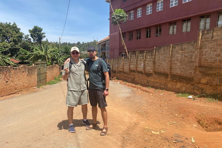 Entebbe Guided Walking Tour with Botanical Gardens & Rollex taste